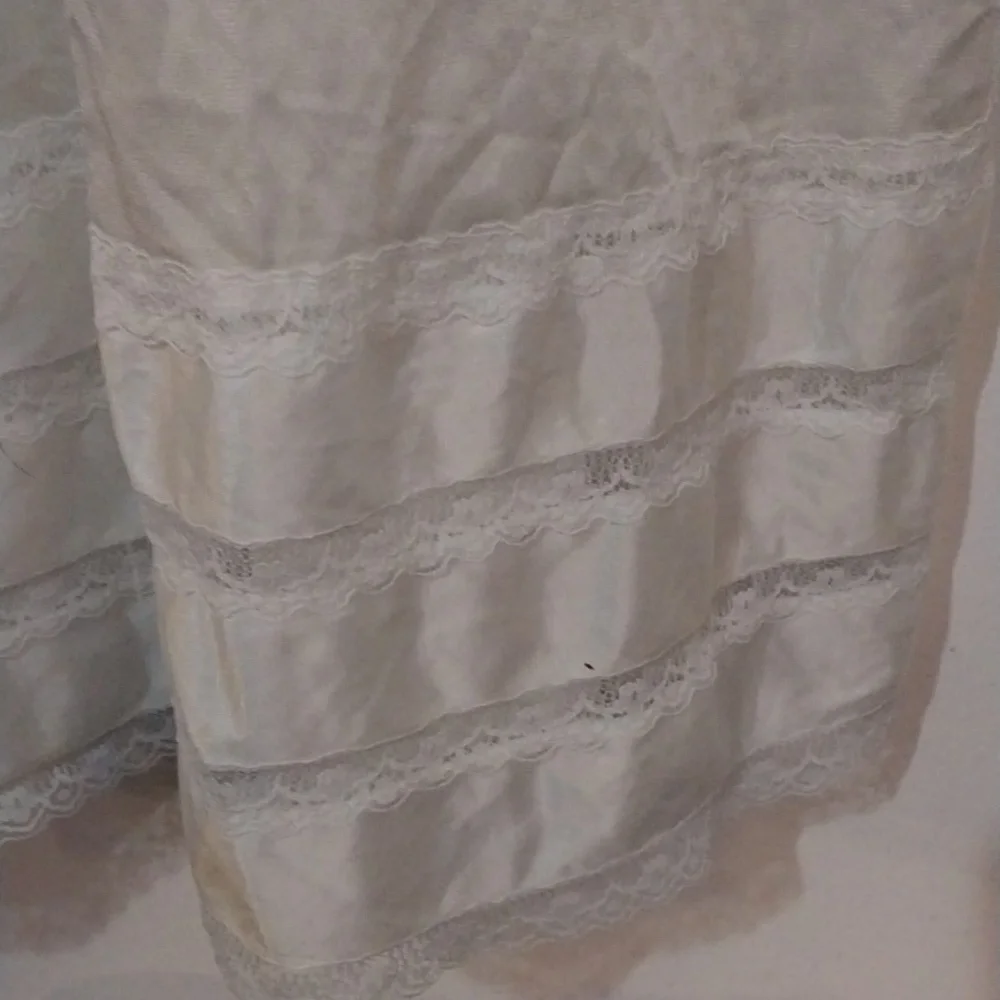 Adonna - Picture 3 of 5